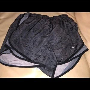 Women’s nike shorts size small